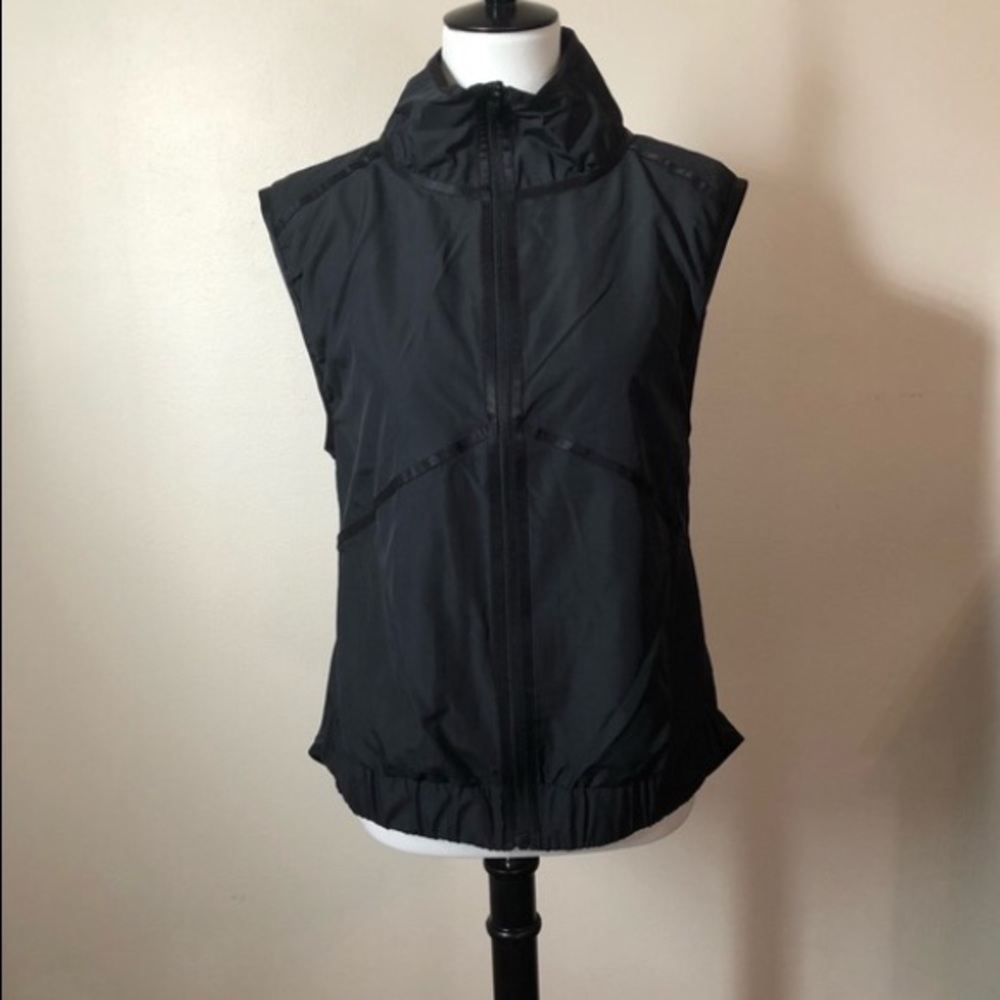 SALE❗️Wome’s - Weather Run Vest C9 Champions Black